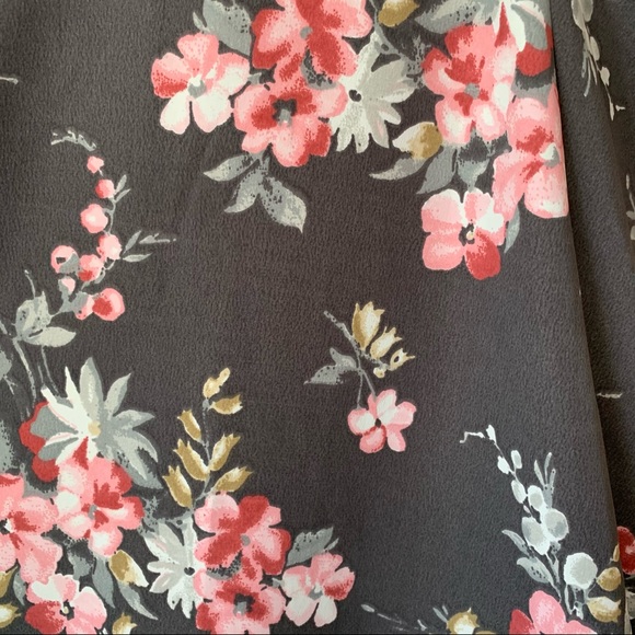 Backless Floral Dress - Picture 4 of 5